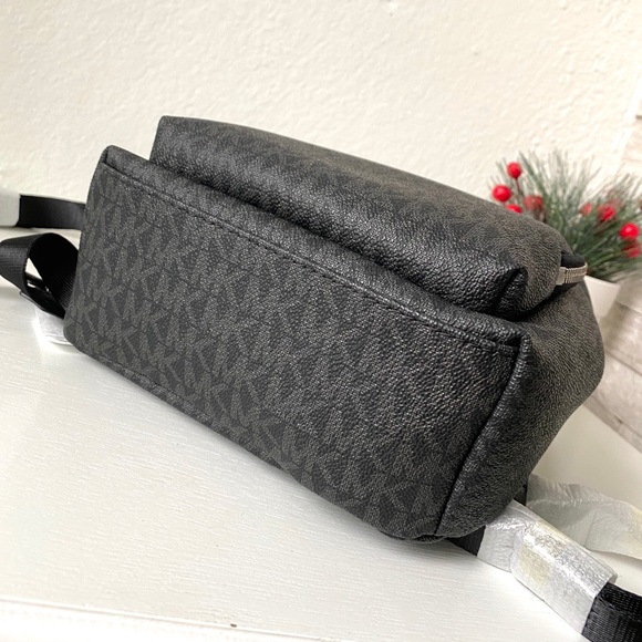 Michael Kors Erin Mini Backpack Black - Picture 4 of 8